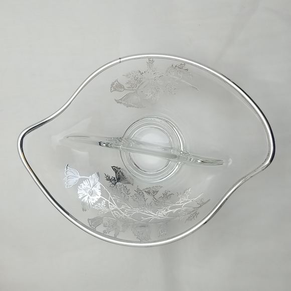 Viking Epic Flanders Silver Flower Divided Dish - Picture 2 of 16